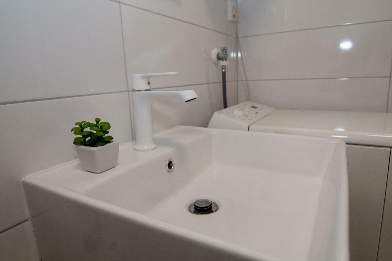 New Renovated Apartment 15 Min From Beach On Foot Pula Exterior photo